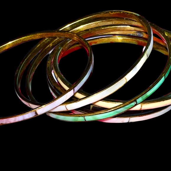 VTG Set of 6 Shell Bangle Stacking Bracelets - Picture 3 of 9